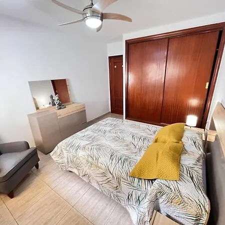 Mar Y Sol En El Medano, Tenerife Sur *