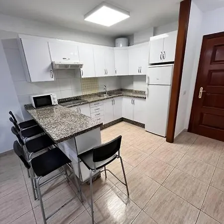 Mar Y Sol En El Medano, Tenerife Sur * אל מדאנו